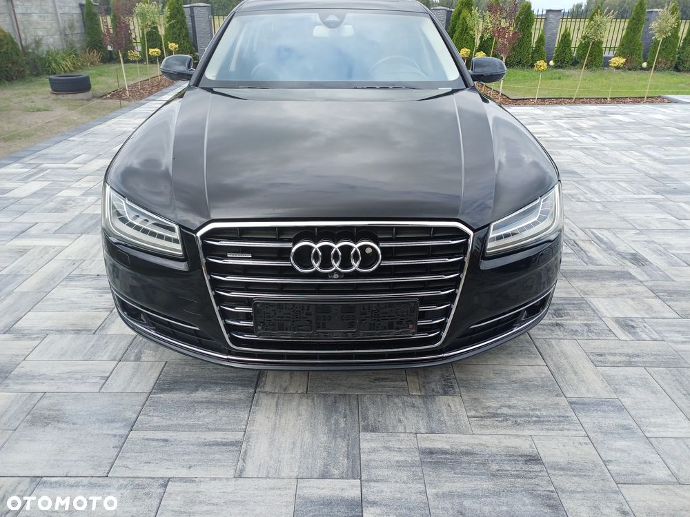 Audi A8 2013 photo 2