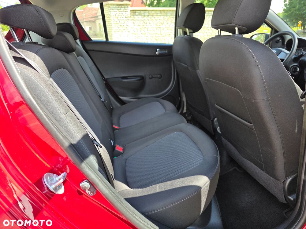 Hyundai i20 1.2 Trend - 9
