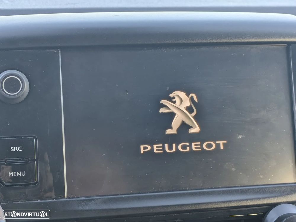 Peugeot 208 1.2 PureTech Style - 17