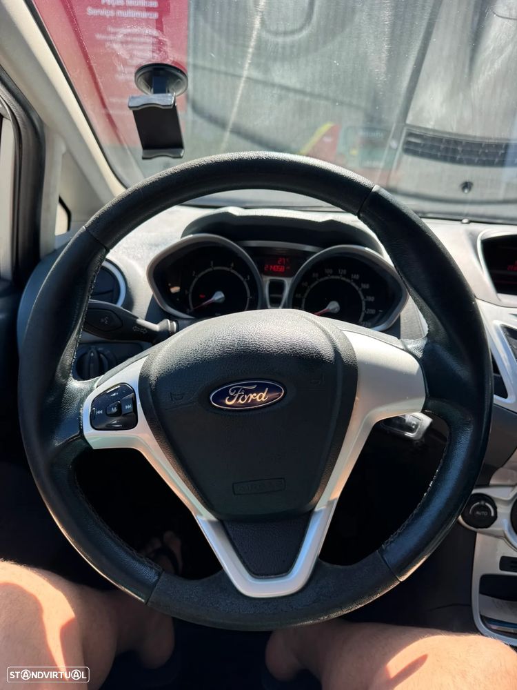 Ford Fiesta 1.25 Techno - 24