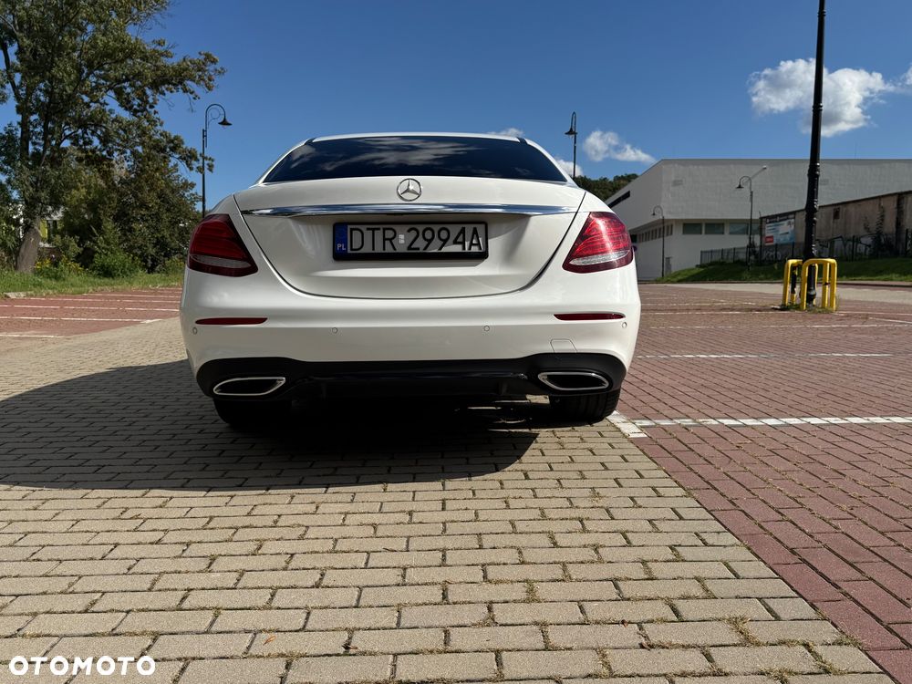 Mercedes-Benz Klasa E 220 d 4-Matic Business Edition 9G-TRONIC - 11