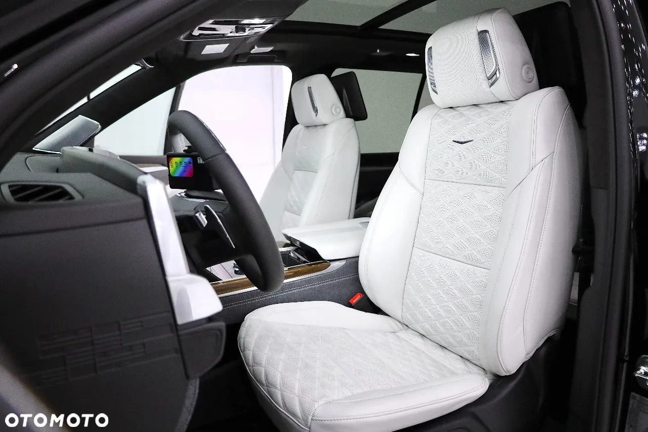 Cadillac Escalade - 18
