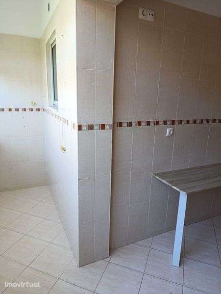 Apartamento t2 à venda na Avenida General Humberto Delgado, Paio Pires - Grande imagem: 3/12