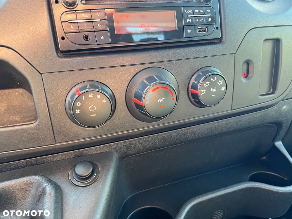 Nissan NV400 - 15