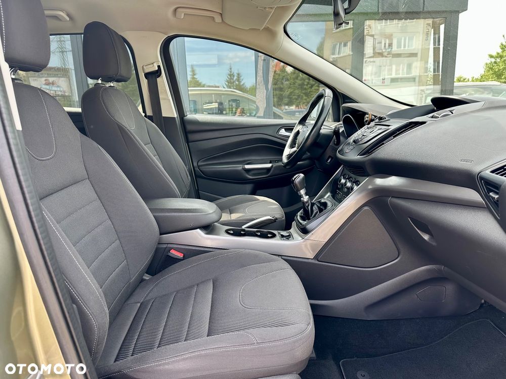 Ford Kuga 1.6 EcoBoost 2x4 Trend - 20