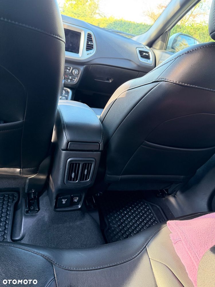 Jeep Compass - 25
