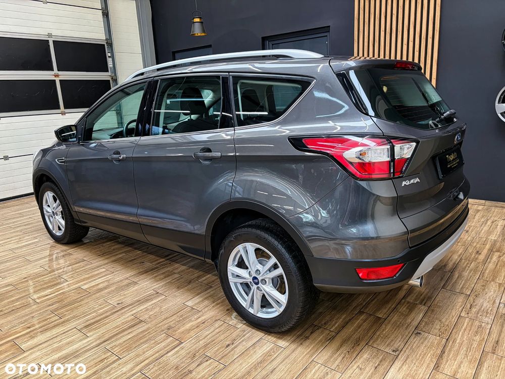 Ford Kuga 1.5 TDCi 2x4 Titanium - 10