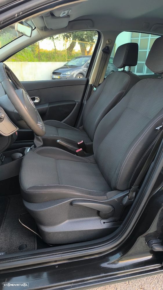 Renault Clio Sport Tourer - 35