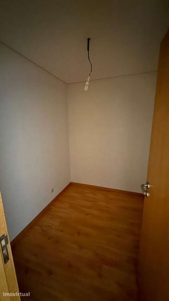 T1+1 Santa Marinha Vila Nova de Gaia (DARTY) - Grande imagem: 2/8