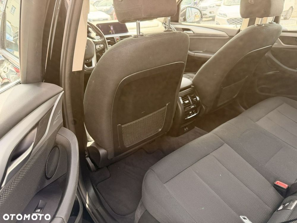 BMW X3 xDrive20d mHEV - 12