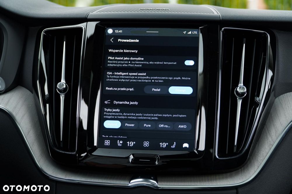 Volvo XC 60 T6 Plug-In Hybrid AWD Plus Dark - 22