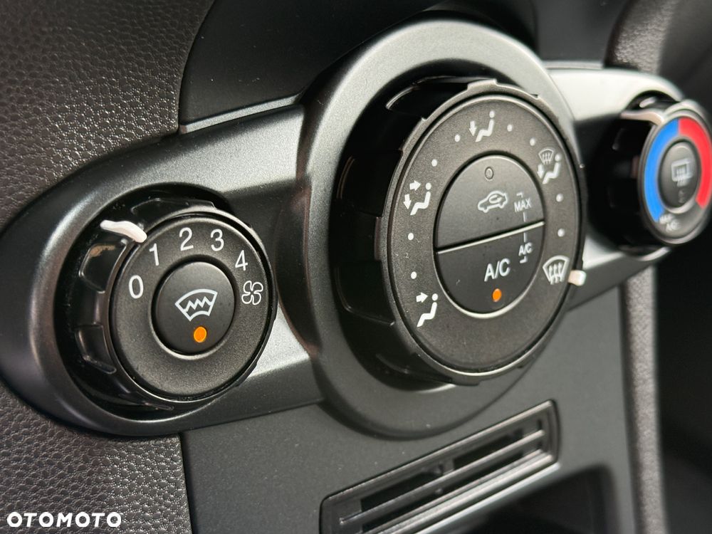 Ford Fiesta 1.25 Silver X - 23