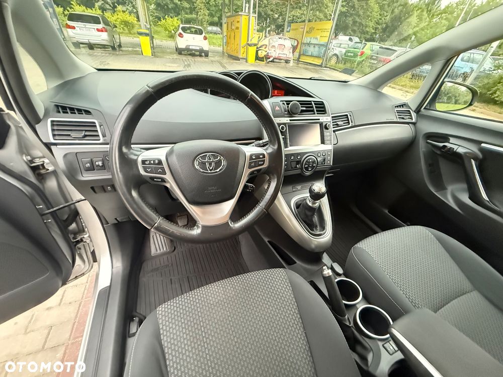 Toyota Verso 2.2 D-CAT Premium - 6