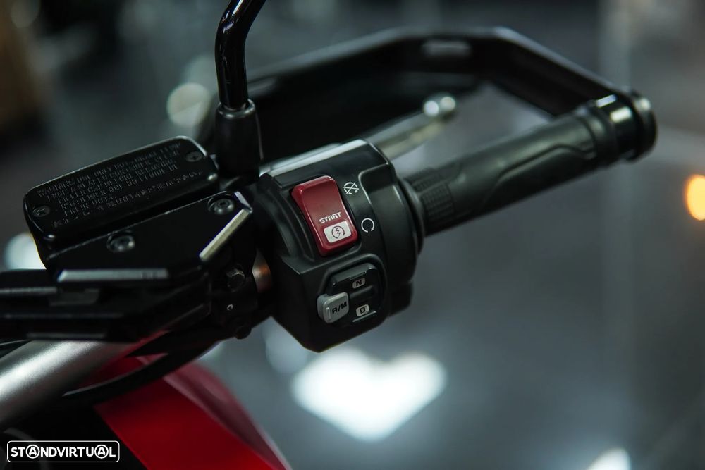 Honda X-ADV 750 - 31