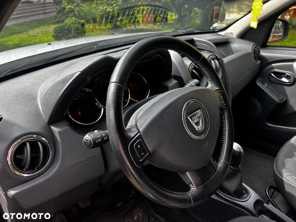 Dacia Duster 1.6 SCe Laureate S&S - 14