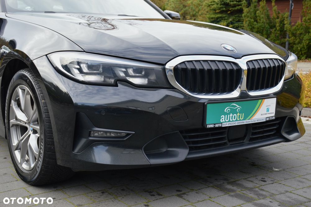 BMW Seria 3 320d Sport Line Shadow - 12