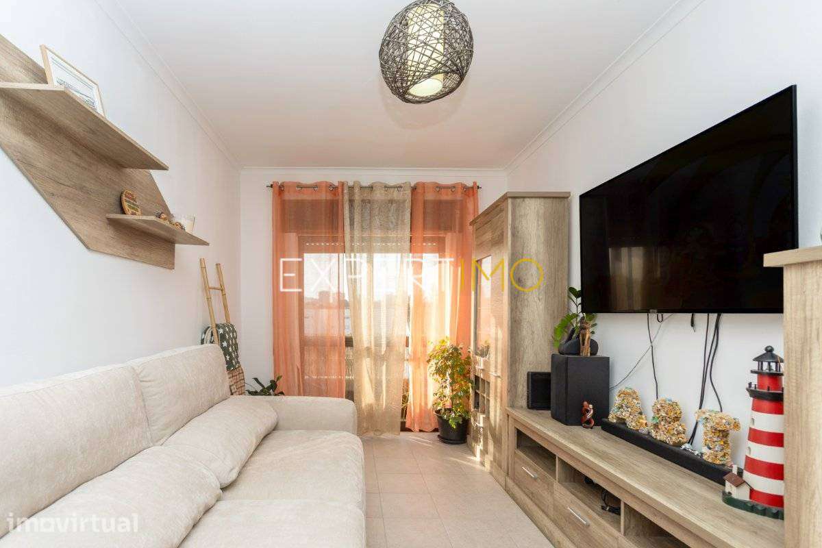 Apartamento T2 Remodelado na Azeda, Setúbal – Varanda Virada a Sul... - Grande imagem: 5/19