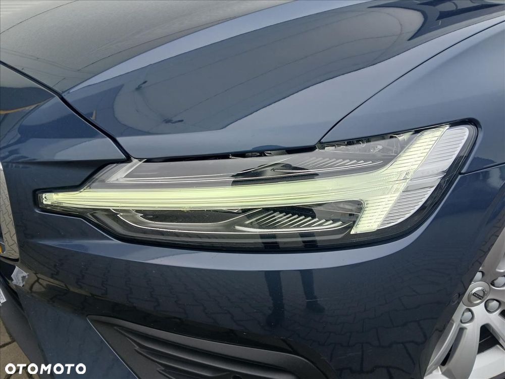 Volvo V60 B4 D Momentum Pro - 20