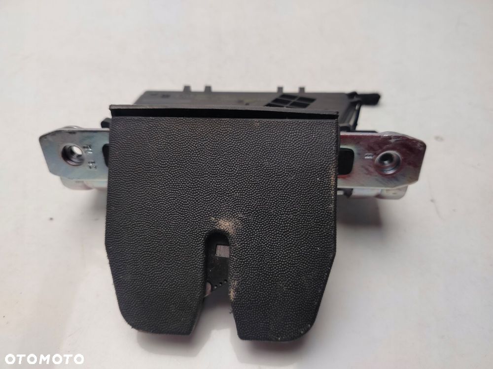 opel zafira b lift 08r- zamek klapy bagażnika tył tylny 13188851 - 1