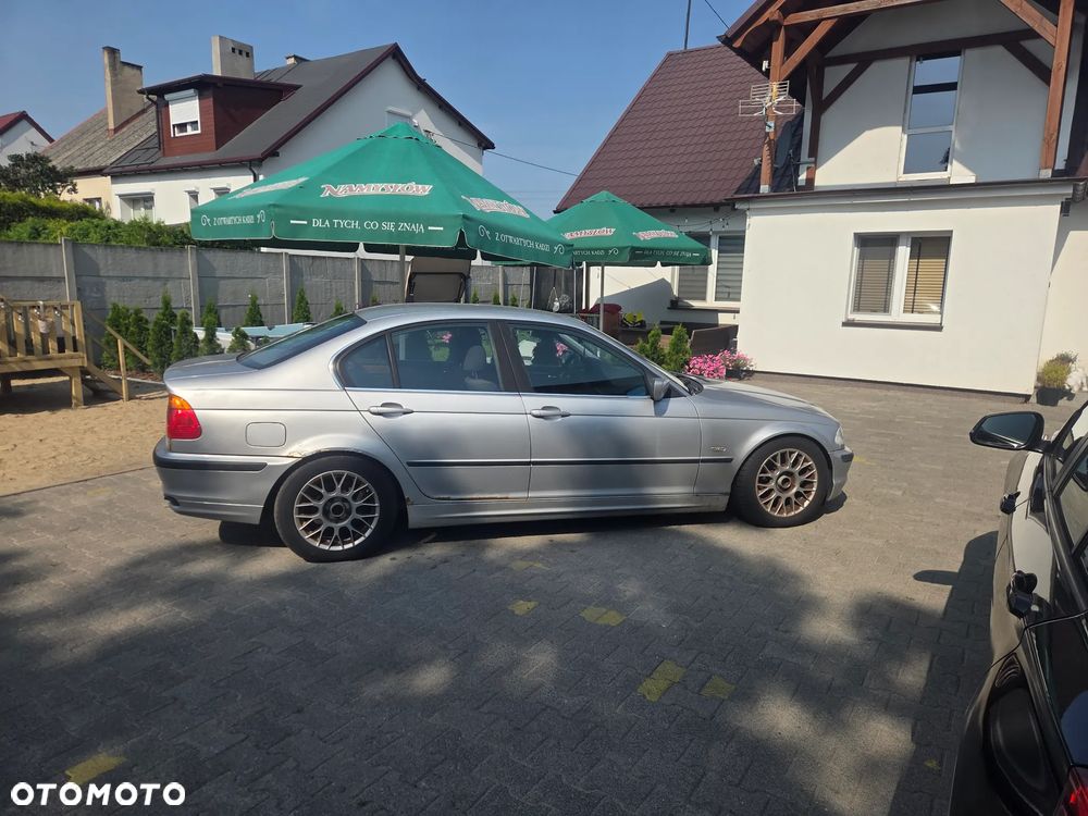 BMW Seria 3 325i Edition Sport - 10
