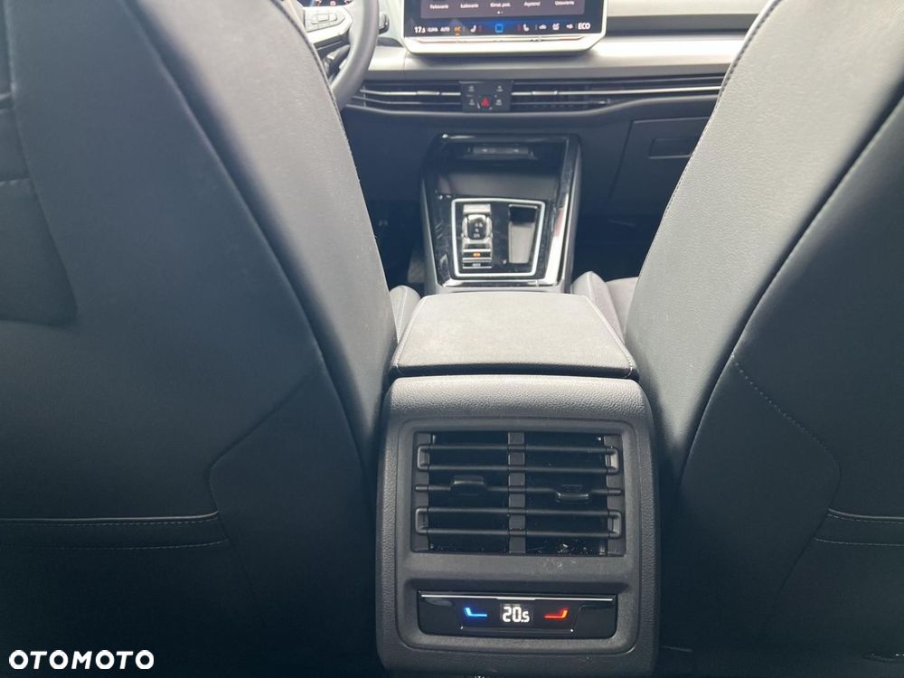 Volkswagen Golf 1.5 TSI EHybrid PHEV 150kW Style DSG - 19