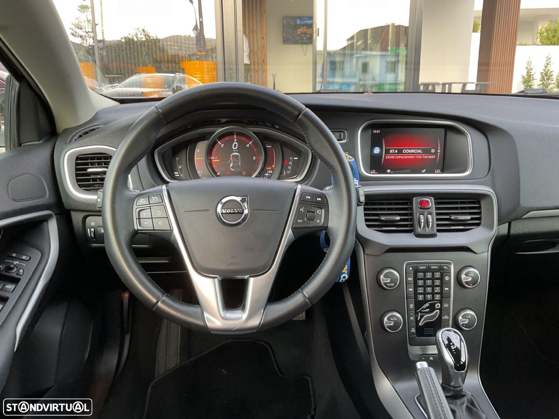Volvo V40 2.0 D2 Momentum Geartronic - 24