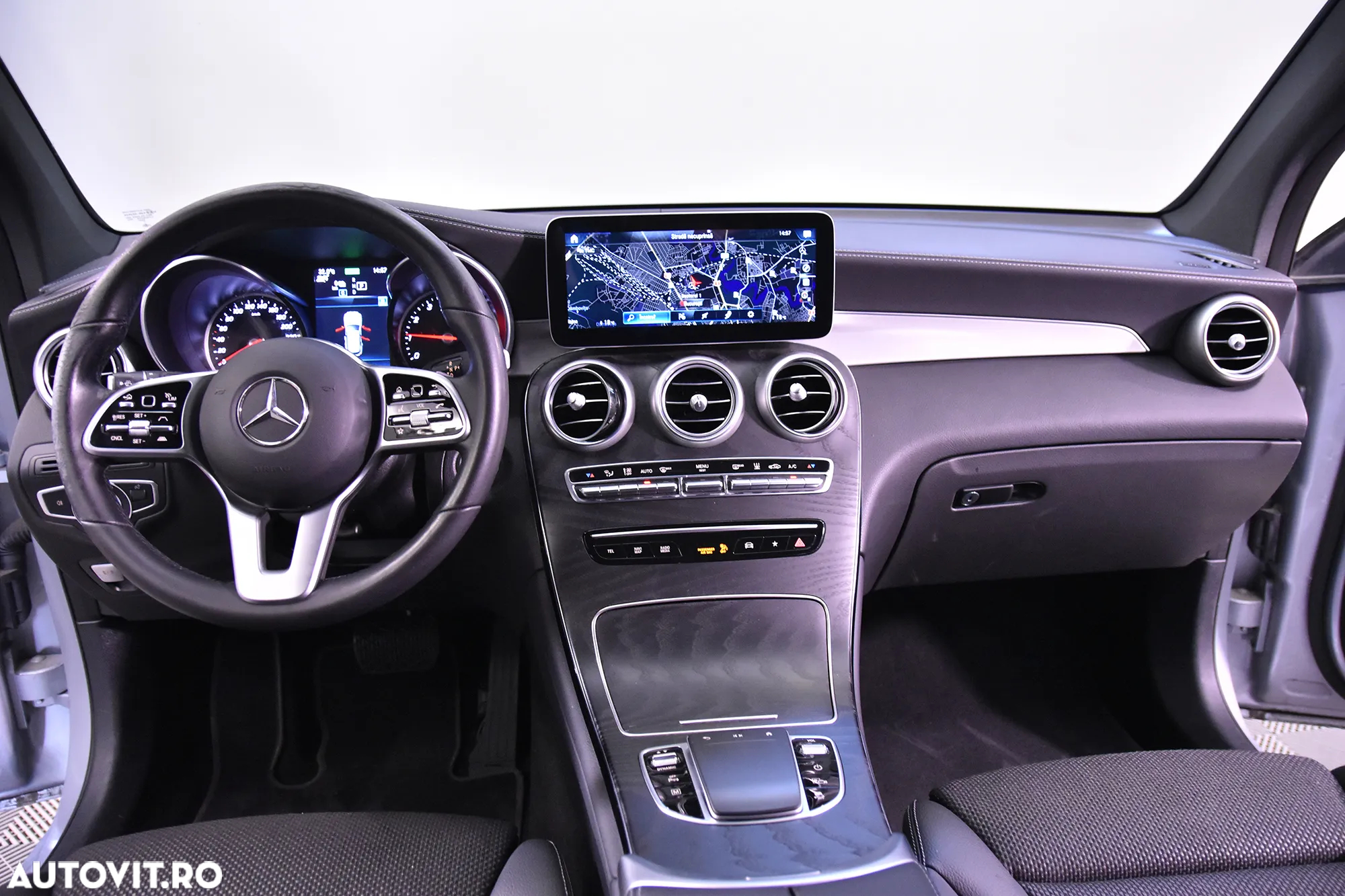 Mercedes-Benz GLC 300 e 4MATIC - 9