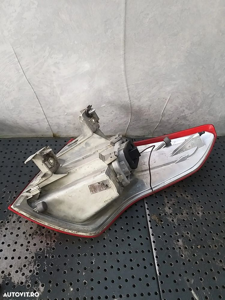 Stop tripla lampa stanga aripa citroen c4 picaaso 1 ud 9653547580 - 2