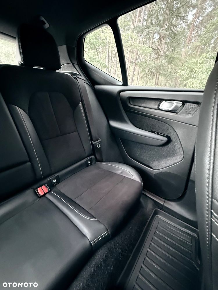 Volvo XC 40 T3 R-Design - 28