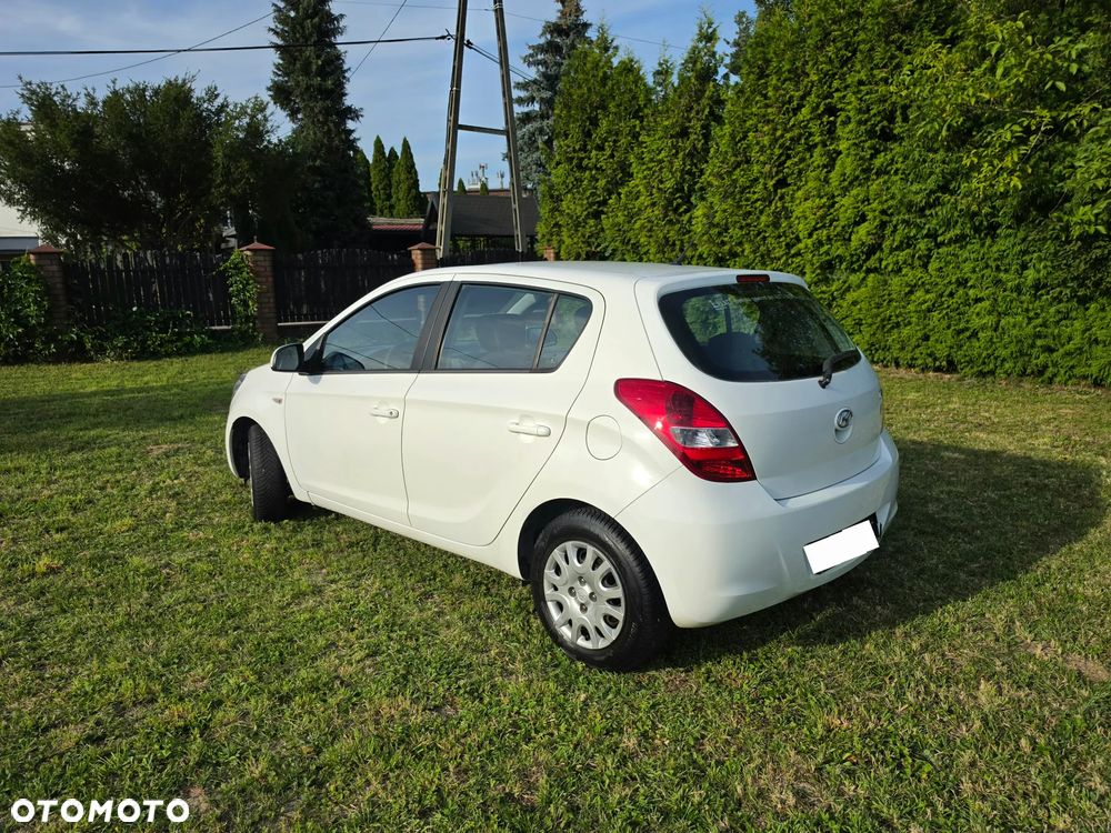 Hyundai i20 1.2 FIFA WM Edition - 4