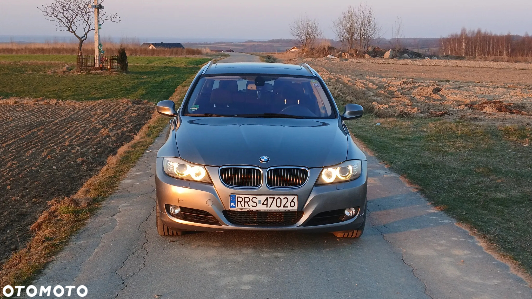 BMW Seria 3 330d xDrive DPF Touring - 4