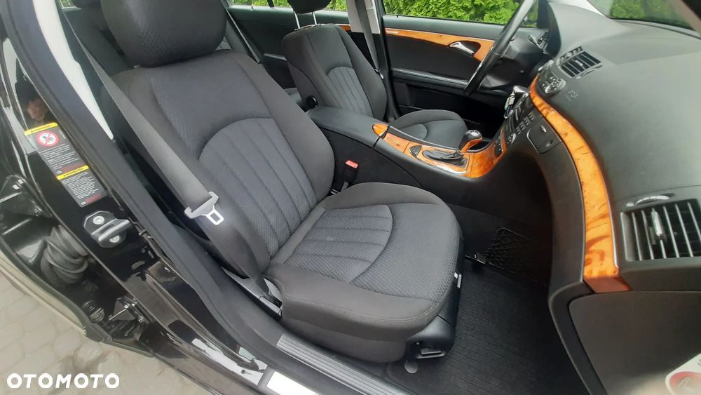 Mercedes-Benz Klasa E 200 Kompressor Automatik Elegance - 29