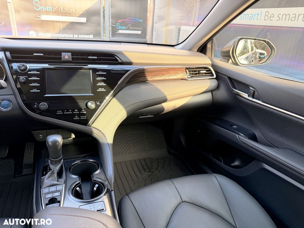 Toyota Camry - 23