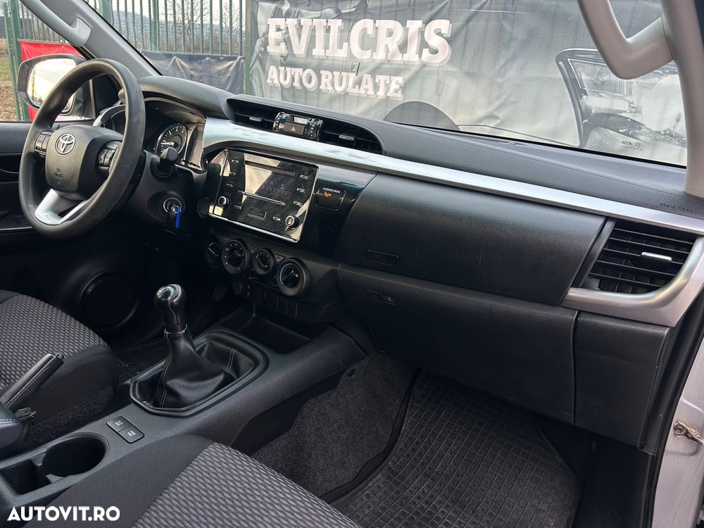 Toyota Hilux 2.4D 150CP 4x4 Double Cab 6MT Style - 20