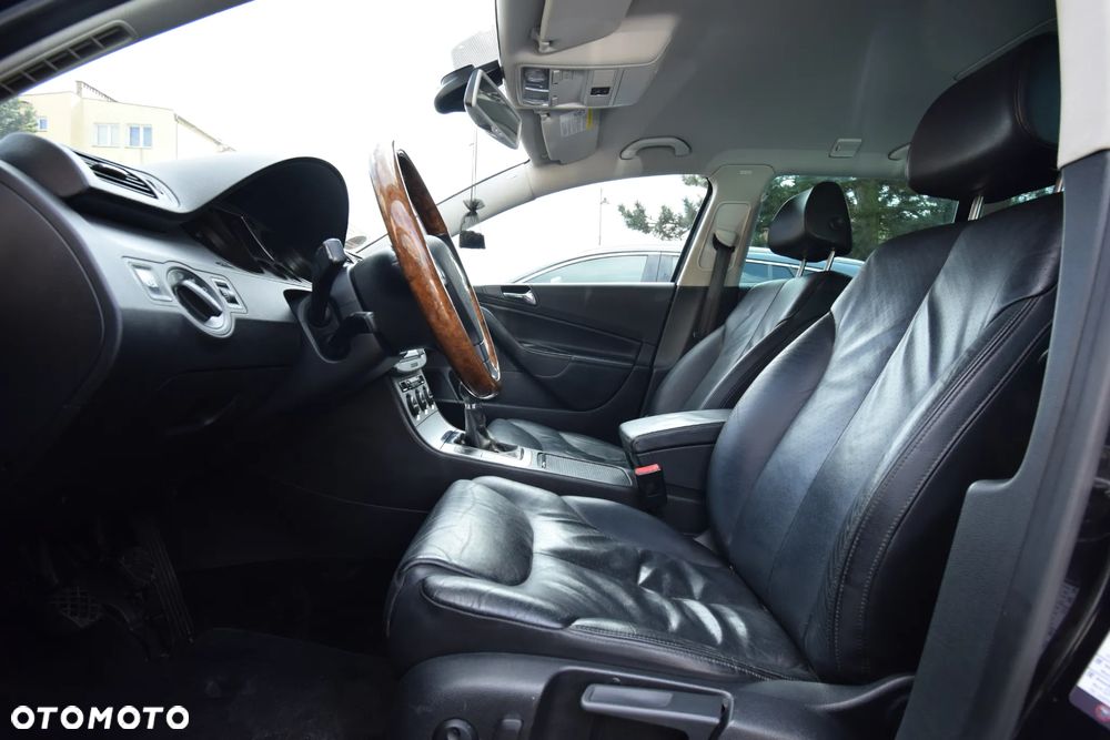 Volkswagen Passat 2.0 TDI 4Motion Individual - 15