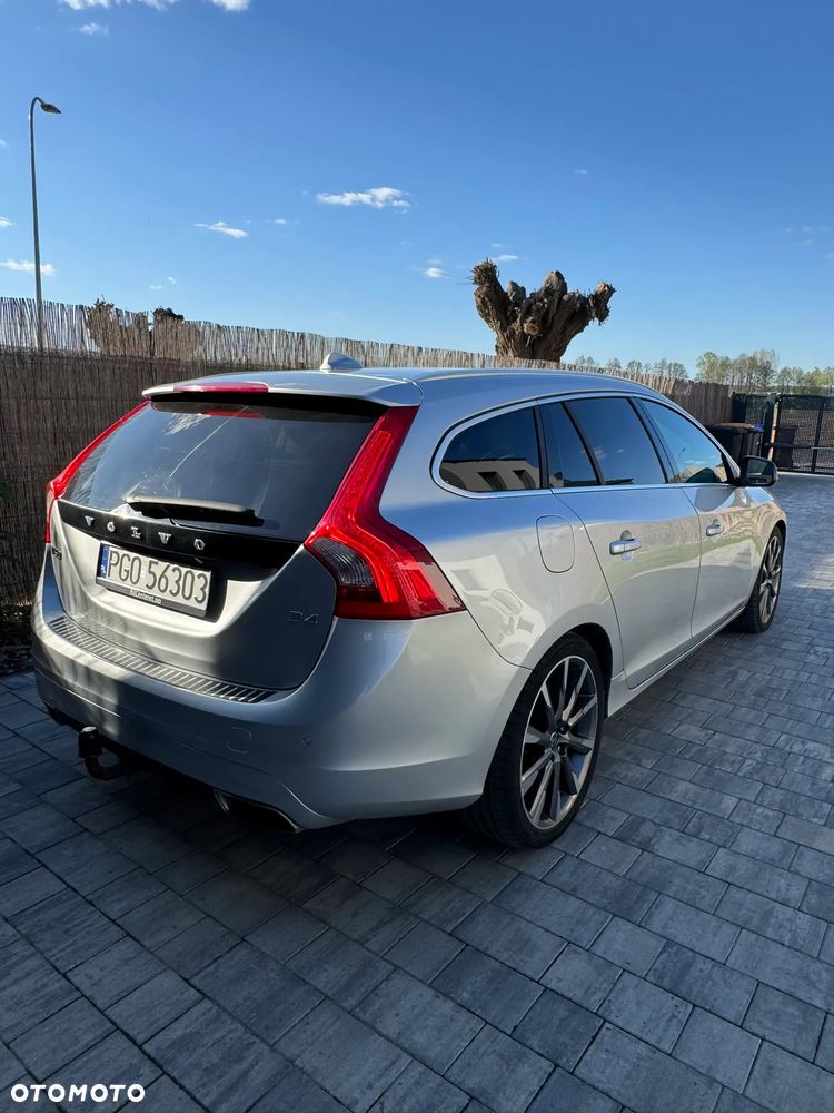 Volvo V60 D4 Geartronic Momentum - 5