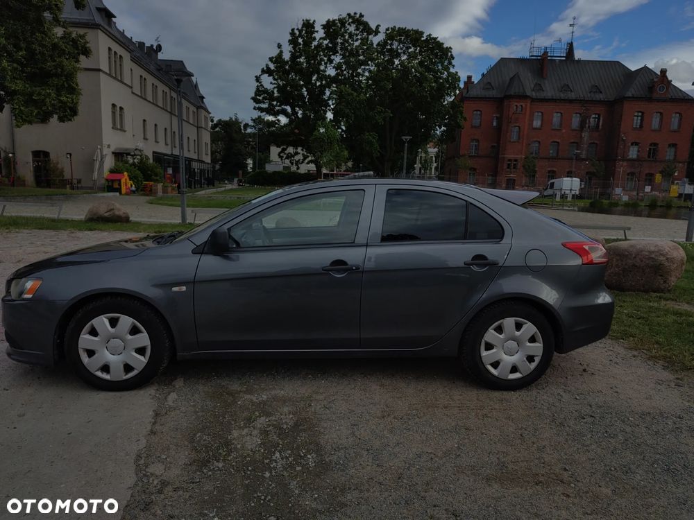 Mitsubishi Lancer 1.6 Inform - 8