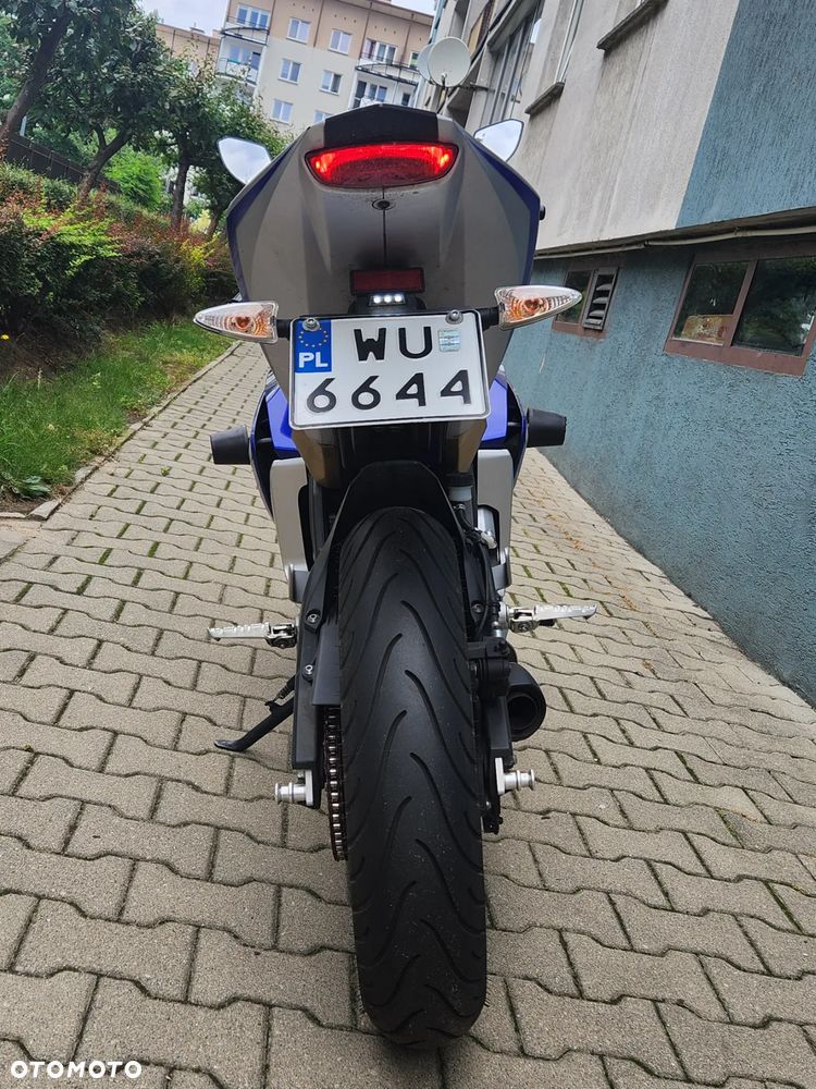 Yamaha YZF - 4