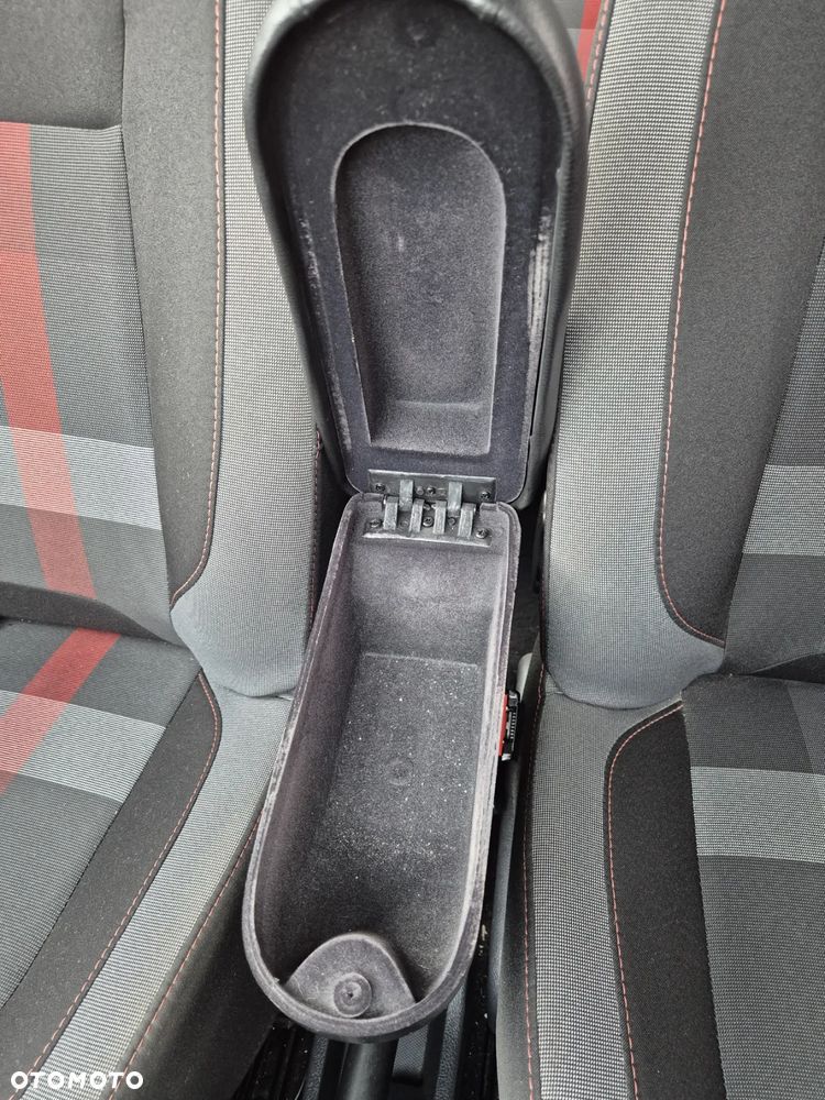 Dacia Lodgy 1.3 TCe Stepway S&S - 33