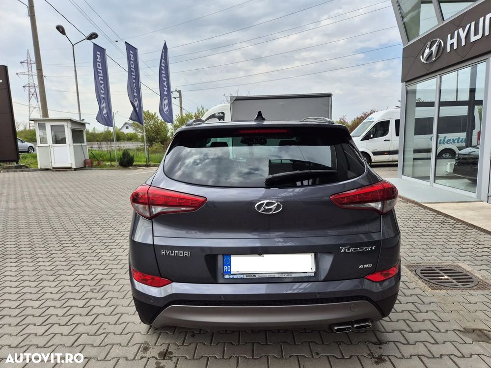 Hyundai Tucson 2.0 CRDI 4WD 6MT Luxury Pack+ - 9