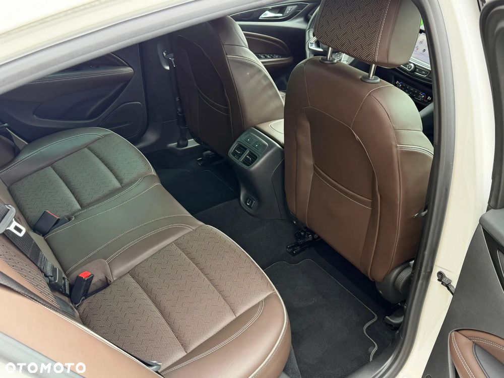 Opel Insignia ver-1-5-di-turbo - 15
