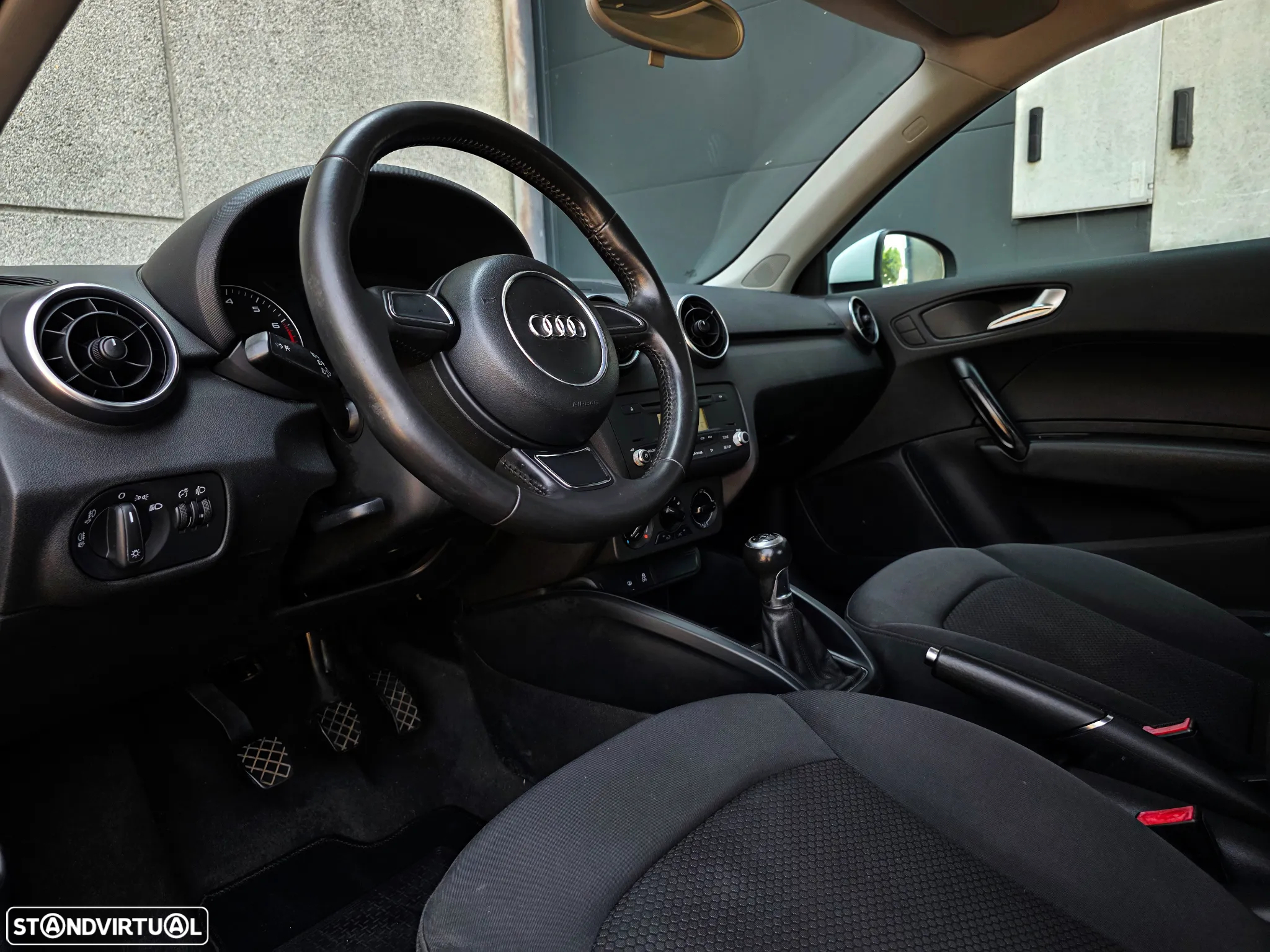 Audi A1 1.2 TFSI Attraction - 9