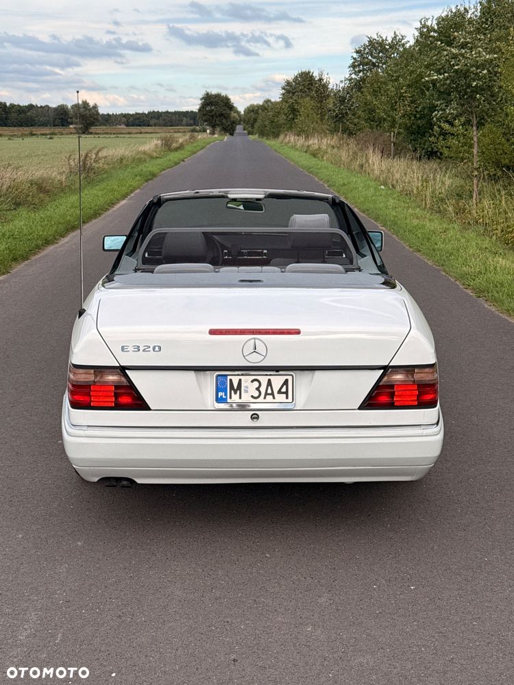 Mercedes-Benz Klasa E 320 - 7