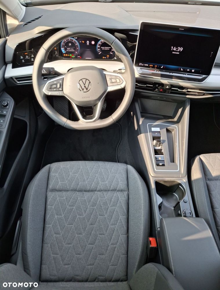 Volkswagen Golf - 11