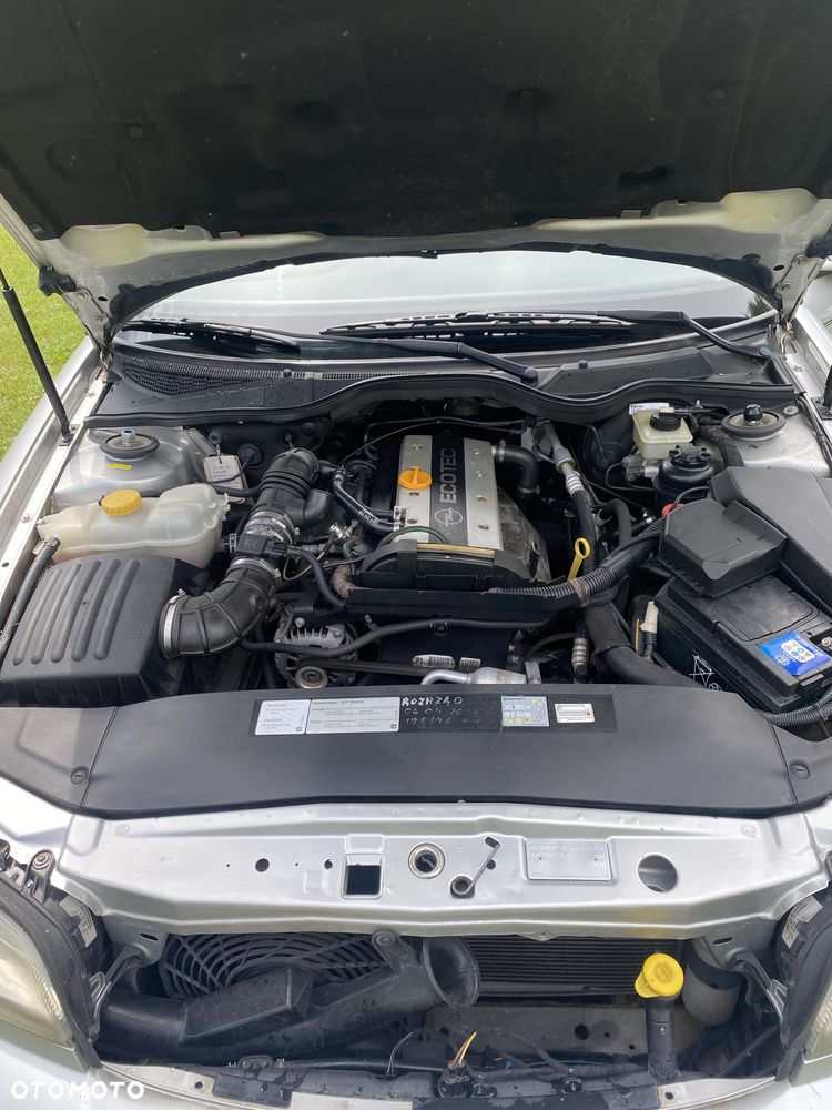 Opel Omega 2.2 Elegance - 10