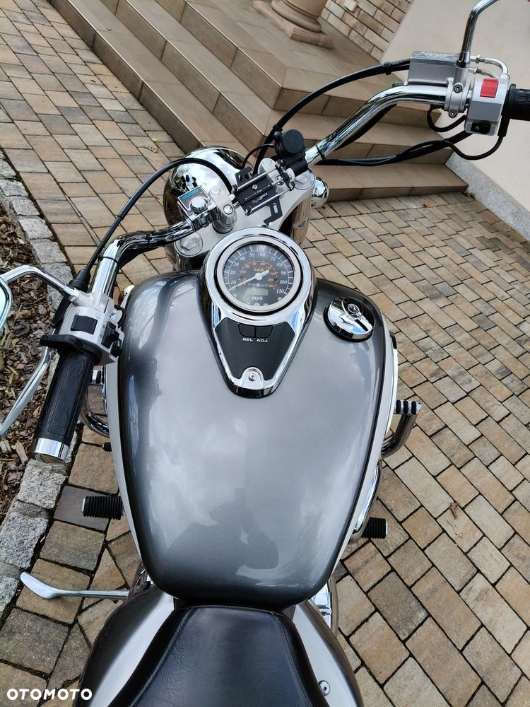 Suzuki VL 800 Volusia - 8