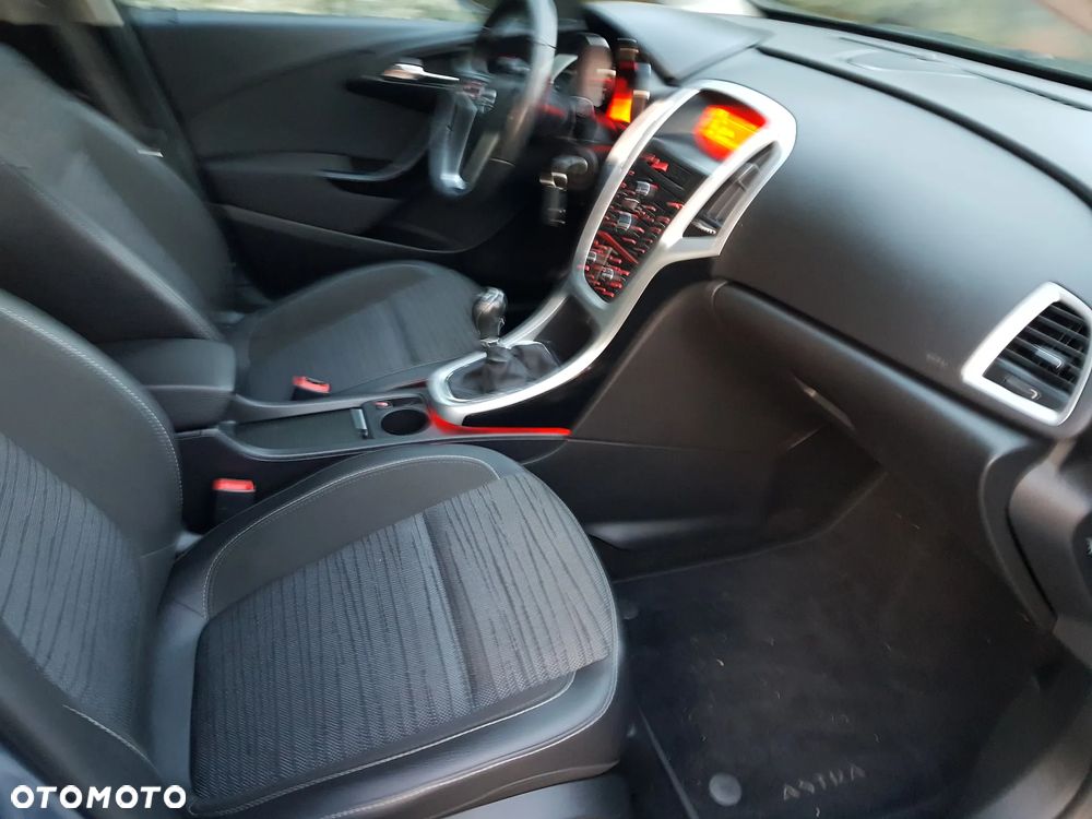 Opel Astra 1.4 Turbo Exklusiv - 22