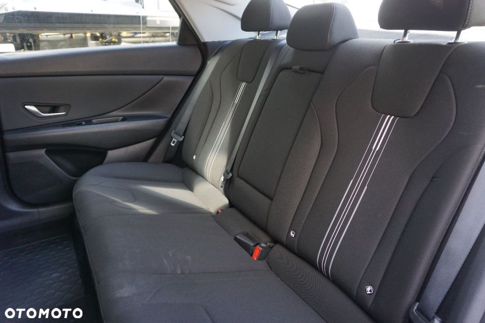 Hyundai Elantra - 18