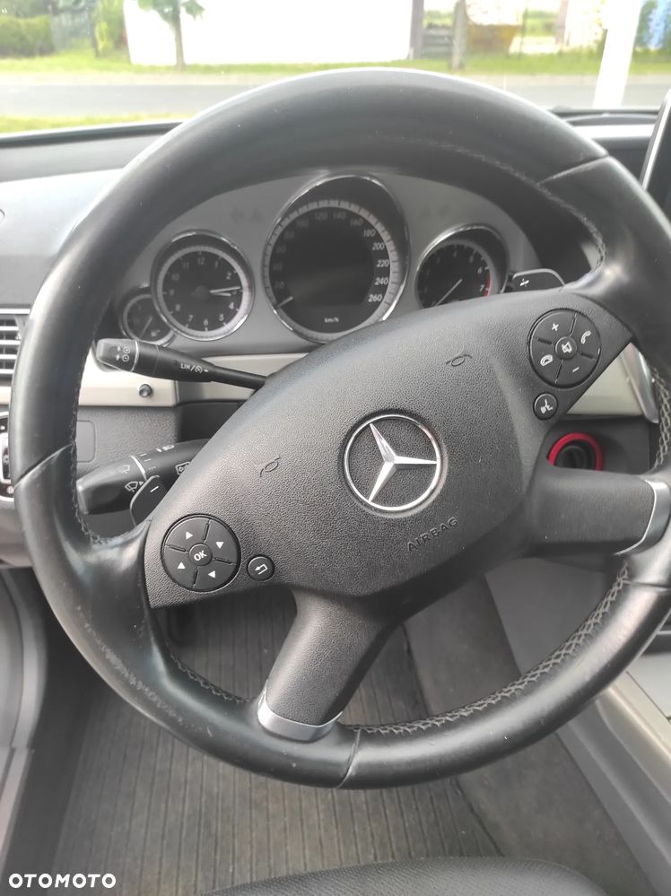 Mercedes-Benz Klasa E 350 CGI BlueEFFICIENCY Avantgarde - 24