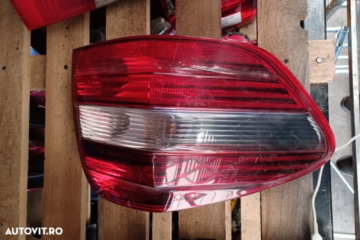 Lampa stop stanga pe aripa ML W164 Mercedes-Benz E-Class W212 [2009 - - 1
